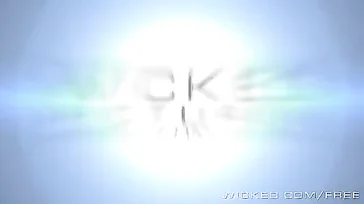 La asiática Asa Akira prefiere las pollas de dos en dos, uuf!