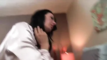 Ich gebe meiner Stiefmutter eine Fußmassage und am Ende ficken wir