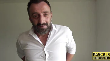 Pascal anal penetriert eine Frau mit falschen Titten!