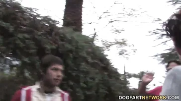 Fanculo quel fottuto tizio nero, che cazzo grosso che ha.