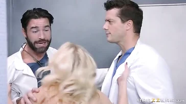 Ashley Fires est une accro au sexe, elle a besoin d'un traitement.