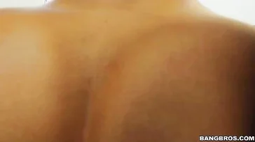 Candice, oserais-tu demander à des enfants de te baiser très fort ?