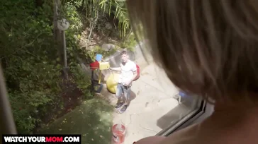 Mia moglie è davvero eccitata nella jacuzzi, si vede, vero?