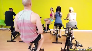 Rachel Starr gets to fuck like crazy in the gym