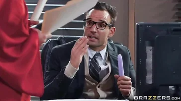 Entra nell'ufficio del direttore per farti una bella scopata!
