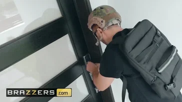 Keiran Lee tendo uma tremenda foda com Katana Kombat
