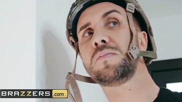 Keiran Lee tendo uma tremenda foda com Katana Kombat
