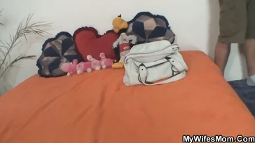 Mon jeune petit-fils a une bite qui me rend fou.