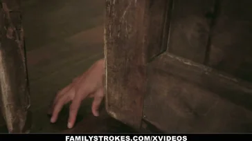 A versão pornô de The Addams Family XXX é tremenda