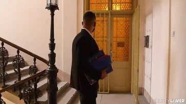 El chico de la inmobiliaria alucina con los melones de Tigerr Benson