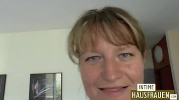 Deutsche Frau in den Fünfzigern mit haariger Muschi wird wie ein Schwein gefickt