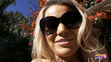El coñito de Gemma Parker traga cualquier polla..