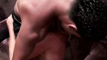 Sexo bien duro en un hotel con una prostituta de las buenas!