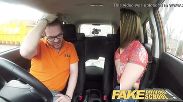 La española Betty Foxxx, así es como se saca el carné de conducir