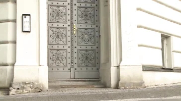 Brutal der Dreier, der mit diesen beiden vollbusigen Frauen stattfindet