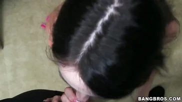 Veronica Radke ingoia il cazzo fino alla fine..