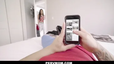 Verdammt, niemand bewegt seine Muschi wie Mama Veronica Avluv