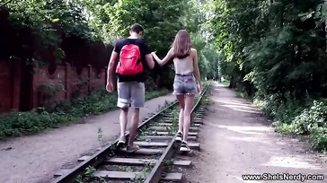 Eles se encontram e em poucos minutos já estão transando!