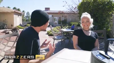 Danielle Derek, wie du so gut Schwänze lutschst ...