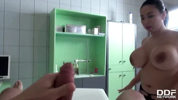 Tigerr Benson chupando um bom pau até o fim.