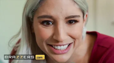 Abella Danger und Luna Star probieren gegenseitig ihre köstlichen Muschis!