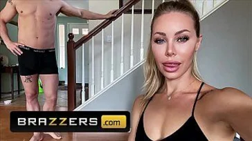 A deusa Nicole Aniston fodida pelo seu professor de ioga.