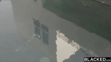 Il ragazzo di colore ce l'ha con queste due ragazze eccitate, uuuf!