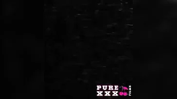 Sesso a pagamento, questo tizio si scopa una brava prostituta.