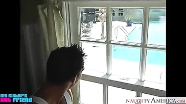 Tiene que ser una maravilla comerle el coño a Nikki Benz