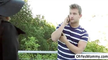 Tochter, lass es, ich will diesen Schwanz auch lutschen.