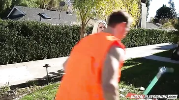 Die blonde Stevie Shae bekommt einen wilden Hardcore-Fick