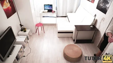 Graba en la webcam como folla con una amiga de su madre..