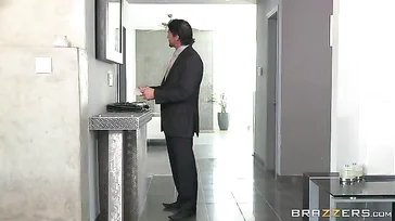 Ik ben stout geweest.. Ik verdien het dat jij mij in elkaar slaat..