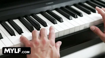 Elke keer als ik de kont van mijn muziekleraar zie, hallucineer ik...