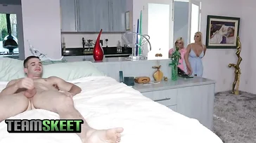 Dochter en moeder, andere sletten delen dezelfde pik..