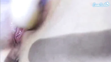 Nikki Benz zeigt ihren heißen Körper vor ihrer Webcam.