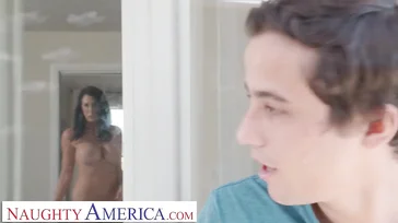 Reagan Foxx e seu desejo de foder seu enteado.