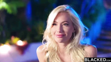 Ivy Wolfe y Elsa Jean, en un trío porno con un negro..