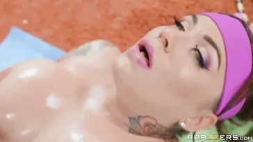 Karmen Karma ... machen Sie so Ihren Yoga-Unterricht?