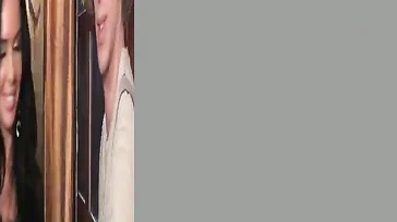 Er kann nicht aufhören, auf die Titten der Milf Veronica Avluv zu starren.