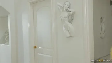 Demi Sutra, você é uma mulher insaciável, com que força eles te fodem...