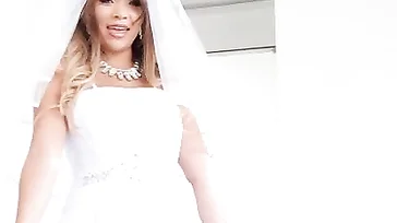 Se acaba de follar a la mejor amiga de su mujer..