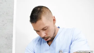 I dipendenti dell'ospedale cominciano a scopare come matti!