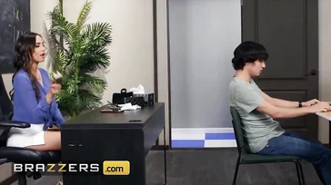 A professora pede para a aluna foder sua buceta...