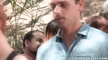 Karlie Montana follando duro con un hombre desconocido...