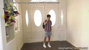 Mira hijo, este es mi nuevo novio, quieres ver como me folla?