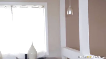 Daughter and mother so hot that they start fucking the same guy..