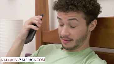 Ich sehe, wie Mama sich selbst mit ihrem Telefon filmt, wie sie schmutzig ist und …