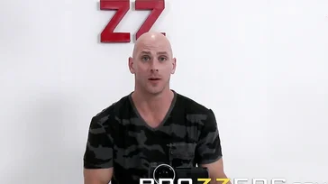 Johnny Sins fodendo a buceta furada de Kagney Linn Karter