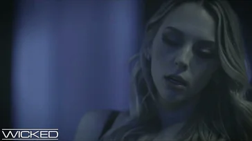Mick Blue follando duro con Jane Wilde y con Lily Larimar